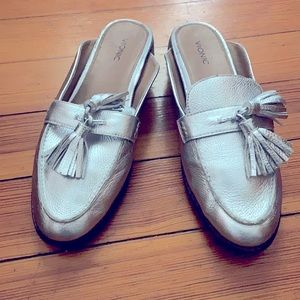 Vionic Wise Reagan Mules
